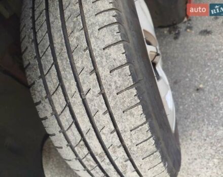 Рено Меган 2006 в Броварах на Automoto.ua Красный Рено Меган, объемом двигателя 1.6 л и пробегом 201 тыс. км за 5300 $, фото 32 на Automoto.ua