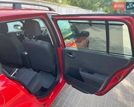 Рено Меган 2007 в Ровно на Automoto.ua Красный Рено Меган, объемом двигателя 1.6 л и пробегом 218 тыс. км за 4750 $, фото 9 на Automoto.ua