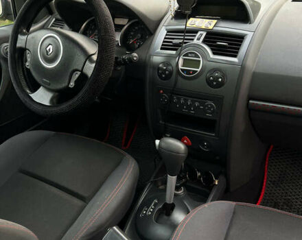 Червоний Рено Меган, об'ємом двигуна 2 л та пробігом 225 тис. км за 5500 $, фото 23 на Automoto.ua