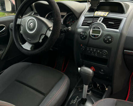 Червоний Рено Меган, об'ємом двигуна 2 л та пробігом 225 тис. км за 5500 $, фото 24 на Automoto.ua