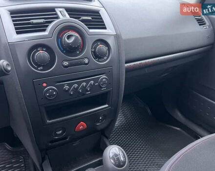 Красный Рено Меган, объемом двигателя 1.6 л и пробегом 201 тыс. км за 5899 $, фото 36 на Automoto.ua