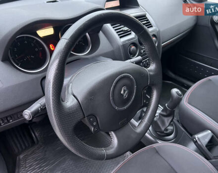 Красный Рено Меган, объемом двигателя 1.6 л и пробегом 201 тыс. км за 5899 $, фото 35 на Automoto.ua