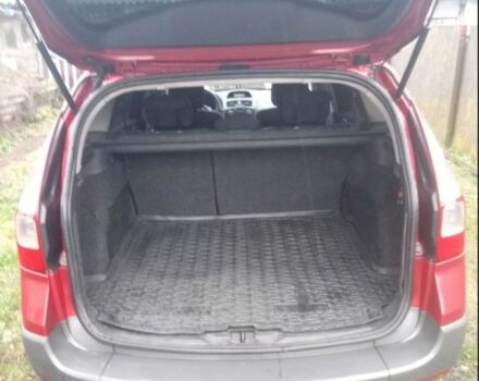 Красный Рено Меган, объемом двигателя 1.6 л и пробегом 300 тыс. км за 4200 $, фото 2 на Automoto.ua