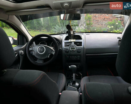 Червоний Рено Меган, об'ємом двигуна 2 л та пробігом 225 тис. км за 5500 $, фото 22 на Automoto.ua