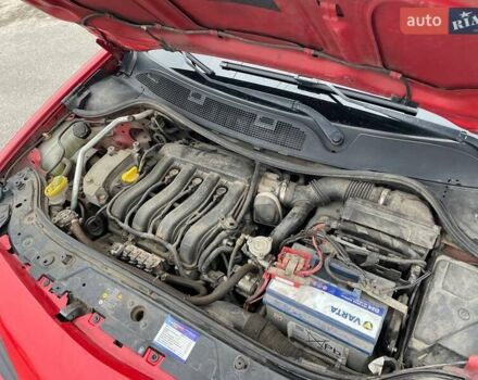Красный Рено Меган, объемом двигателя 1.6 л и пробегом 265 тыс. км за 5200 $, фото 16 на Automoto.ua
