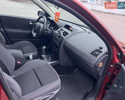 Красный Рено Меган, объемом двигателя 1.6 л и пробегом 201 тыс. км за 5899 $, фото 32 на Automoto.ua