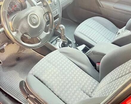 Рено Меган 2007 в Ровно на Automoto.ua Красный Рено Меган, объемом двигателя 1.6 л и пробегом 218 тыс. км за 4750 $, фото 11 на Automoto.ua