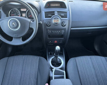 Красный Рено Меган, объемом двигателя 1.6 л и пробегом 172 тыс. км за 5750 $, фото 12 на Automoto.ua