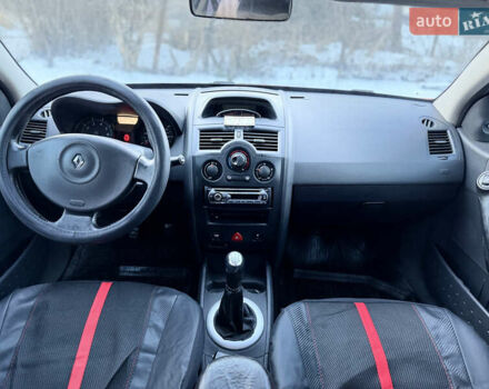 Красный Рено Меган, объемом двигателя 1.6 л и пробегом 244 тыс. км за 4850 $, фото 28 на Automoto.ua