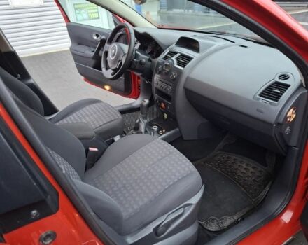 Красный Рено Меган, объемом двигателя 1.6 л и пробегом 237 тыс. км за 3850 $, фото 17 на Automoto.ua