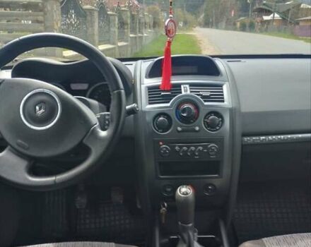 Красный Рено Меган, объемом двигателя 1.4 л и пробегом 115 тыс. км за 4800 $, фото 12 на Automoto.ua