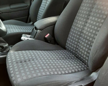 Красный Рено Меган, объемом двигателя 1.6 л и пробегом 170 тыс. км за 6200 $, фото 18 на Automoto.ua