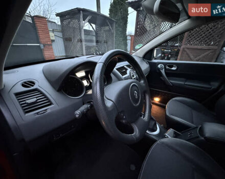 Червоний Рено Меган, об'ємом двигуна 1.6 л та пробігом 216 тис. км за 5599 $, фото 24 на Automoto.ua