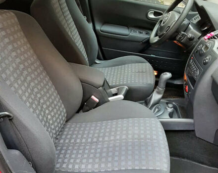 Красный Рено Меган, объемом двигателя 1.6 л и пробегом 170 тыс. км за 6200 $, фото 17 на Automoto.ua