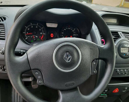 Красный Рено Меган, объемом двигателя 1.6 л и пробегом 170 тыс. км за 6200 $, фото 11 на Automoto.ua