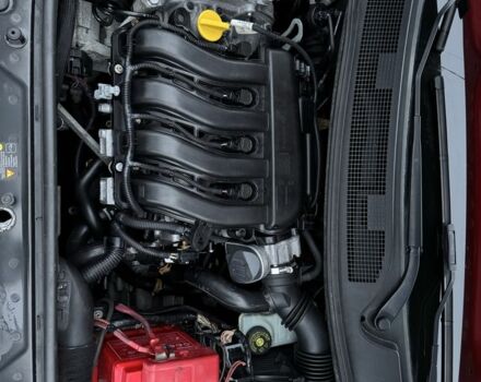 Красный Рено Меган, объемом двигателя 1.6 л и пробегом 216 тыс. км за 5599 $, фото 10 на Automoto.ua