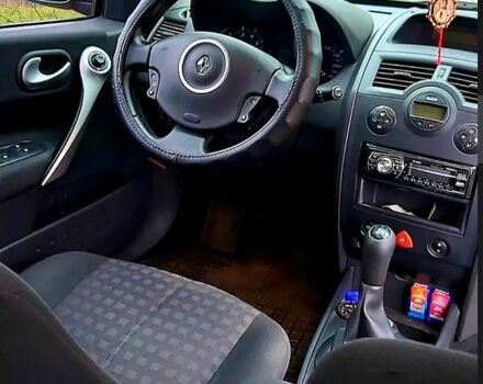 Красный Рено Меган, объемом двигателя 1.6 л и пробегом 290 тыс. км за 4000 $, фото 2 на Automoto.ua