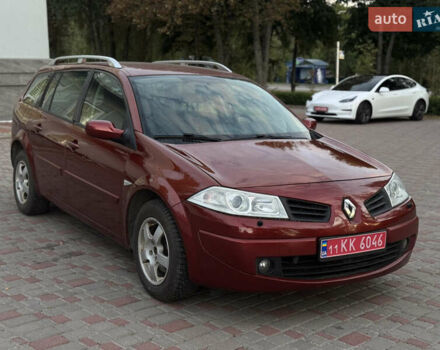 Красный Рено Меган, объемом двигателя 1.6 л и пробегом 259 тыс. км за 5999 $, фото 4 на Automoto.ua
