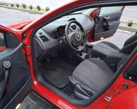 Красный Рено Меган, объемом двигателя 1.6 л и пробегом 237 тыс. км за 3850 $, фото 19 на Automoto.ua