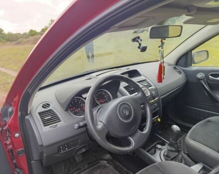 Червоний Рено Меган, об'ємом двигуна 1.4 л та пробігом 212 тис. км за 3950 $, фото 4 на Automoto.ua