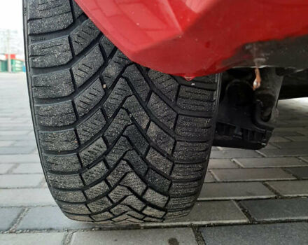 Красный Рено Меган, объемом двигателя 1.6 л и пробегом 170 тыс. км за 6200 $, фото 9 на Automoto.ua