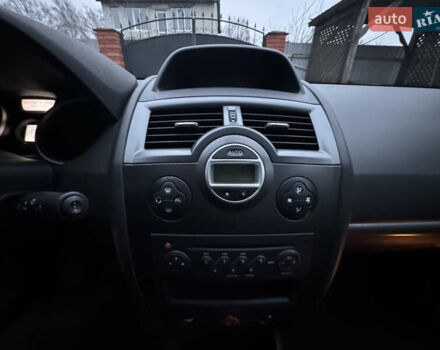 Червоний Рено Меган, об'ємом двигуна 1.6 л та пробігом 216 тис. км за 5599 $, фото 17 на Automoto.ua