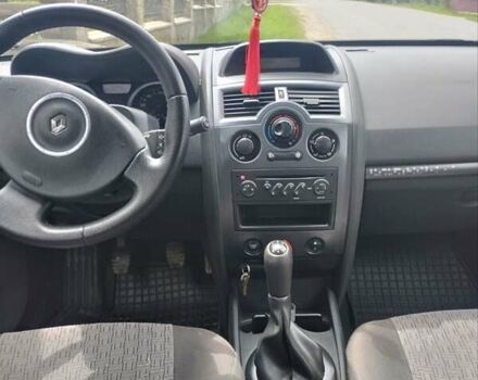 Красный Рено Меган, объемом двигателя 1.4 л и пробегом 115 тыс. км за 4800 $, фото 13 на Automoto.ua