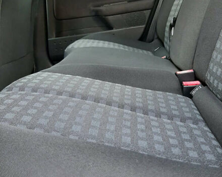 Красный Рено Меган, объемом двигателя 1.6 л и пробегом 170 тыс. км за 6200 $, фото 24 на Automoto.ua