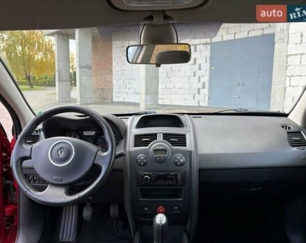 Рено Меган 2009 в Хмельницком на Automoto.ua Красный Рено Меган, объемом двигателя 1.6 л и пробегом 157 тыс. км за 5800 $, фото 29 на Automoto.ua