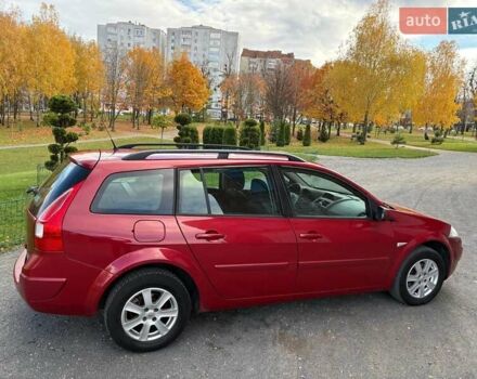Рено Меган 2009 в Хмельницком на Automoto.ua Красный Рено Меган, объемом двигателя 1.6 л и пробегом 157 тыс. км за 5800 $, фото 4 на Automoto.ua