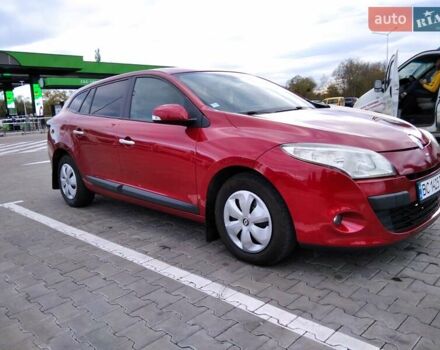 Рено Меган 2010 у Стрые на Automoto.ua Червоний Рено Меган, об'ємом двигуна 1.46 л та пробігом 260 тис. км за 6800 $, фото 69 на Automoto.ua