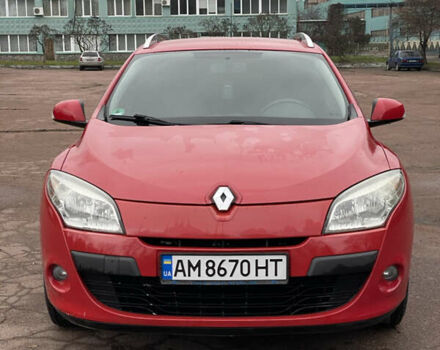 Красный Рено Меган, объемом двигателя 1.6 л и пробегом 208 тыс. км за 6550 $, фото 2 на Automoto.ua