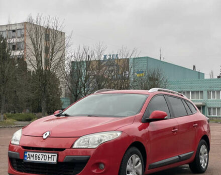 Красный Рено Меган, объемом двигателя 1.6 л и пробегом 208 тыс. км за 6550 $, фото 1 на Automoto.ua