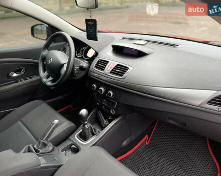 Красный Рено Меган, объемом двигателя 1.6 л и пробегом 208 тыс. км за 6299 $, фото 30 на Automoto.ua