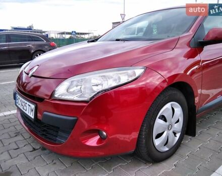 Рено Меган 2010 у Стрые на Automoto.ua Червоний Рено Меган, об'ємом двигуна 1.46 л та пробігом 260 тис. км за 6800 $, фото 72 на Automoto.ua
