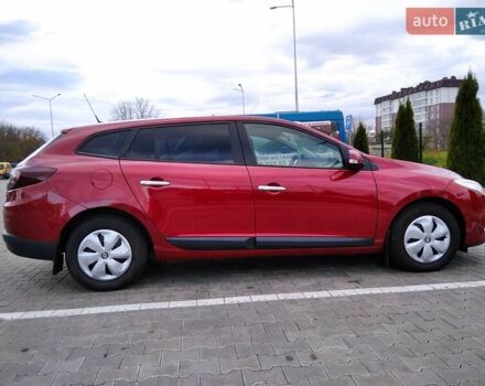 Рено Меган 2010 у Стрые на Automoto.ua Червоний Рено Меган, об'ємом двигуна 1.46 л та пробігом 260 тис. км за 6800 $, фото 68 на Automoto.ua