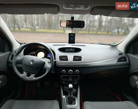 Красный Рено Меган, объемом двигателя 1.6 л и пробегом 208 тыс. км за 6299 $, фото 26 на Automoto.ua