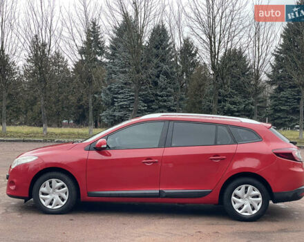 Красный Рено Меган, объемом двигателя 1.6 л и пробегом 208 тыс. км за 6550 $, фото 3 на Automoto.ua