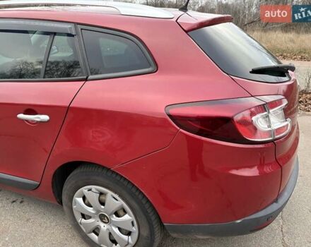 Красный Рено Меган, объемом двигателя 1.46 л и пробегом 229 тыс. км за 7200 $, фото 38 на Automoto.ua