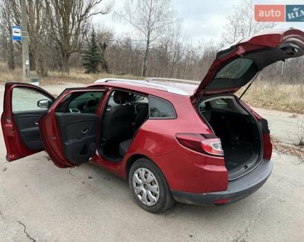 Красный Рено Меган, объемом двигателя 1.46 л и пробегом 229 тыс. км за 7200 $, фото 12 на Automoto.ua