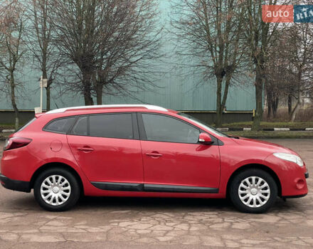 Красный Рено Меган, объемом двигателя 1.6 л и пробегом 208 тыс. км за 6299 $, фото 3 на Automoto.ua