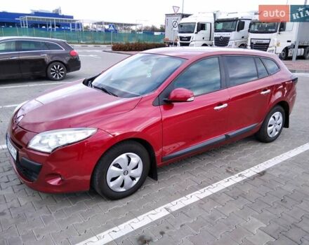 Рено Меган 2010 у Стрые на Automoto.ua Червоний Рено Меган, об'ємом двигуна 1.46 л та пробігом 260 тис. км за 6800 $, фото 85 на Automoto.ua