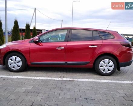 Рено Меган 2010 у Стрые на Automoto.ua Червоний Рено Меган, об'ємом двигуна 1.46 л та пробігом 260 тис. км за 6800 $, фото 5 на Automoto.ua