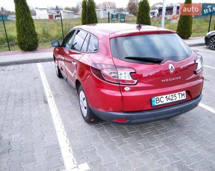 Рено Меган 2010 у Стрые на Automoto.ua Червоний Рено Меган, об'ємом двигуна 1.46 л та пробігом 260 тис. км за 6800 $, фото 79 на Automoto.ua