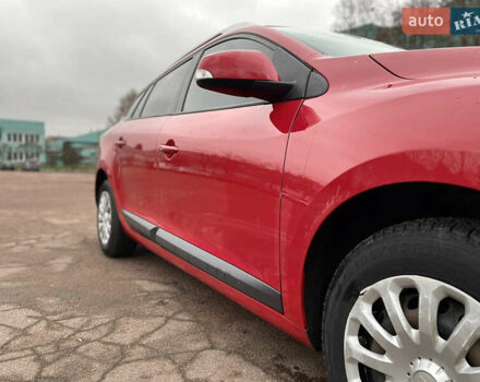 Красный Рено Меган, объемом двигателя 1.6 л и пробегом 208 тыс. км за 6550 $, фото 13 на Automoto.ua