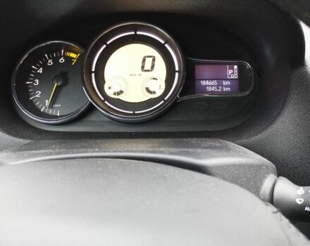 Красный Рено Меган, объемом двигателя 2 л и пробегом 189 тыс. км за 2375 $, фото 5 на Automoto.ua