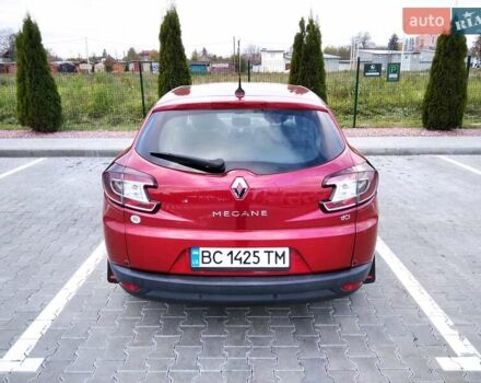 Рено Меган 2010 у Стрые на Automoto.ua Червоний Рено Меган, об'ємом двигуна 1.46 л та пробігом 260 тис. км за 6800 $, фото 1 на Automoto.ua