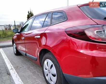 Рено Меган 2010 у Стрые на Automoto.ua Червоний Рено Меган, об'ємом двигуна 1.46 л та пробігом 260 тис. км за 6800 $, фото 61 на Automoto.ua