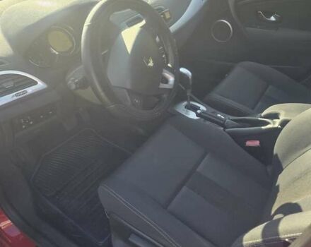 Красный Рено Меган, объемом двигателя 2 л и пробегом 189 тыс. км за 2354 $, фото 12 на Automoto.ua