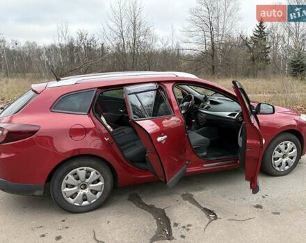 Красный Рено Меган, объемом двигателя 1.46 л и пробегом 229 тыс. км за 7200 $, фото 46 на Automoto.ua